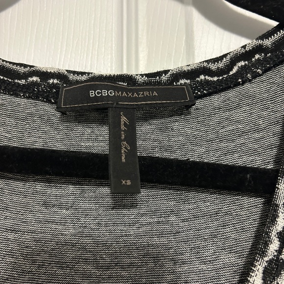 BCBG jacquard knit asymmetrical dress - Picture 3 of 4